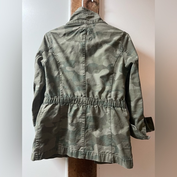 Woman’s gap camo utility jacket - Picture 3 of 3